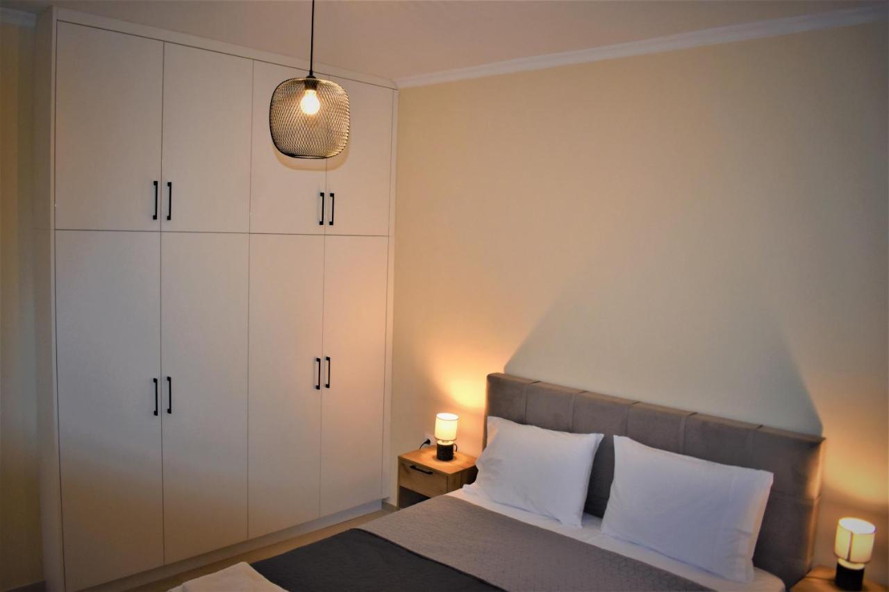 Christina'S Apartment 2 คอนโตกาลิ ภายนอก รูปภาพ
