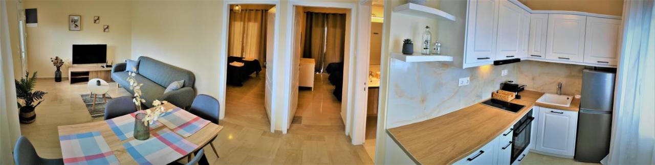 Christina'S Apartment 2 คอนโตกาลิ ภายนอก รูปภาพ